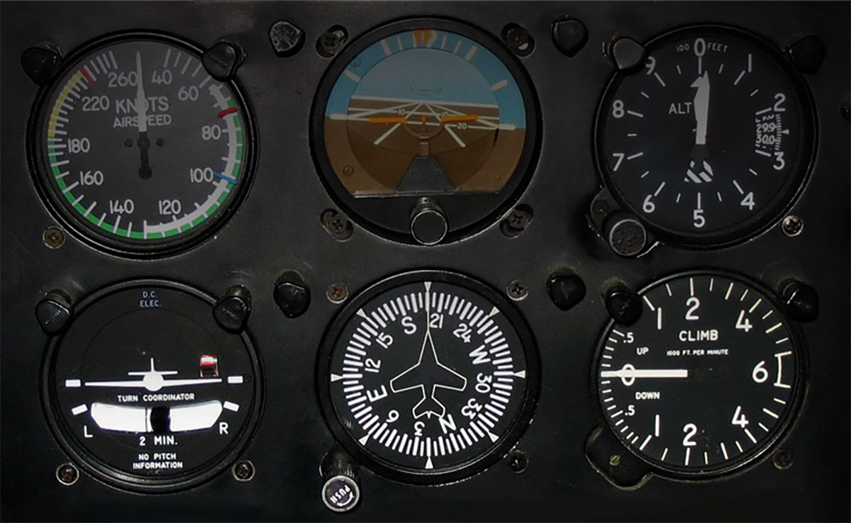 Aircraft cockpit instruments including a directional gyroscope
